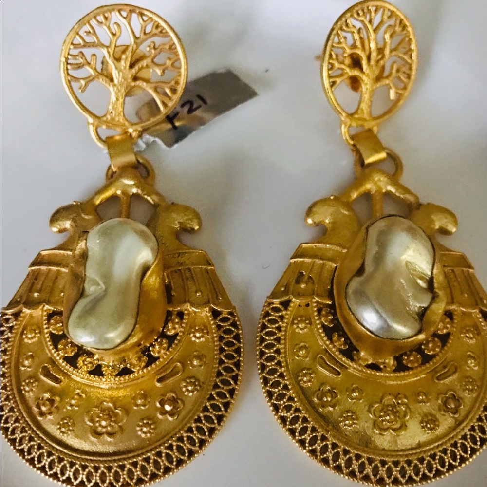 Pearl earrings